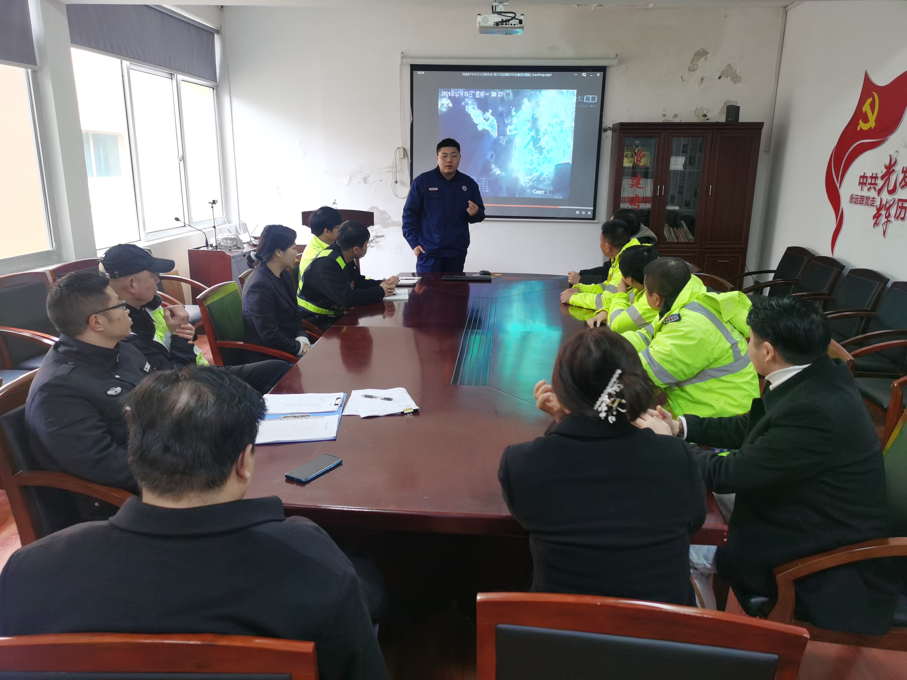 1675880765843727.jpg 2023.02.08黃教官在講課 陳智慧攝.jpg