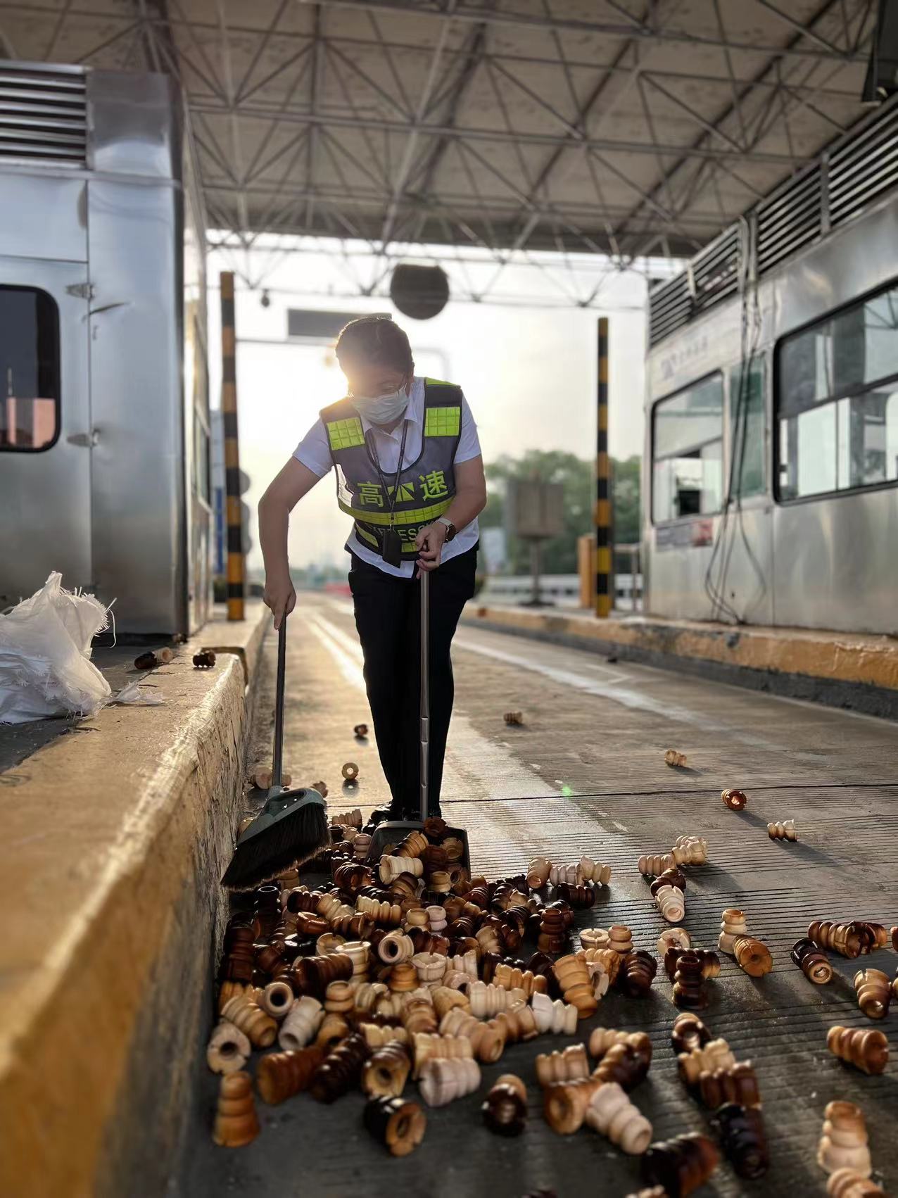 1685059634635230.jpg 圖片2周峰.jpg